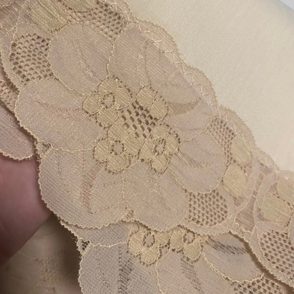 VTG Montgomery Ward lace tablecloth